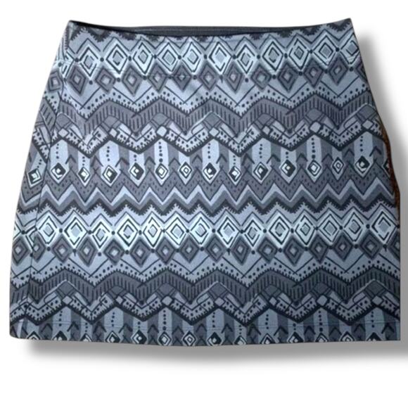 Athleta Skirt Womens X-Small Aztec Pull-On Tech Stretch Black Gray Inside Pocket - Picture 2 of 7